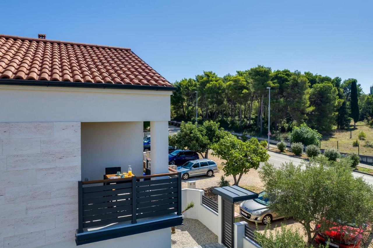 Residence Jonathan Biograd Na Moru Exterior foto